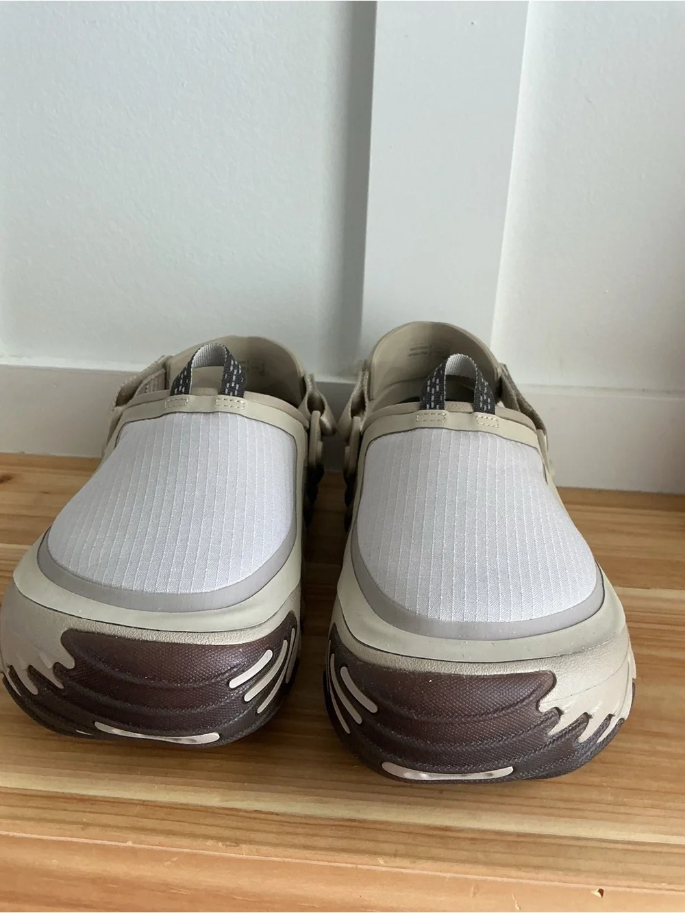 CROCS durable slip